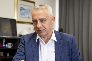 Středula: Reálná mzda lidí se prudce propadla - Novinky