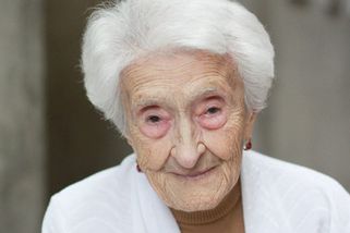 Stoletých lidí letos v Česku přibylo. Jejich počet stoupl na 1093, převládají ženy