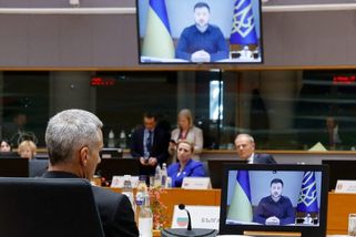 Rusové nemůžou k mírovým rozhovorům dorazit s pocitem, že jsou v silnější pozici, řekl Zelenskyj