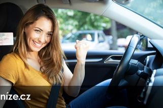 Dostali byste řidičák? Zkuste nové otázky v autoškole
