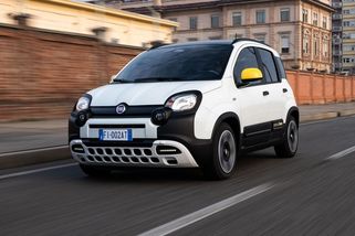 Modernizovaný Fiat Panda má české ceny. Šikovné malé auto koupíte za slušný peníz, za nejdražší verzi se však rozhodně vyplatí připlatit - Garáž.cz