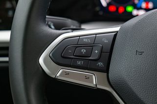 Nové nejdůležitější tlačítko v autě vypíná nejotravnější funkci. Buďme rádi, že ho vůbec máme - Garáž.cz