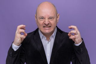 Daniel (55): Naštvaně sleduji svého syna, který neumí vydělat peníze. Chce jen pohodlný život