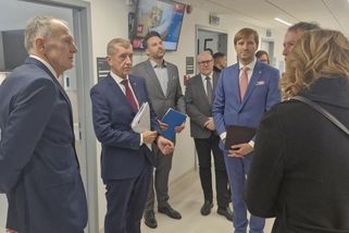 Babiš v olomoucké nemocnici: Doufám, že se podezření v kauze defibrilátorů nepotvrdí - Novinky