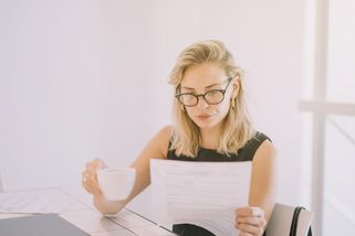 Dostala jsem slovní vysvědčení svého syna a zuřila jsem. Chci zpět klasické známky - Médium.cz