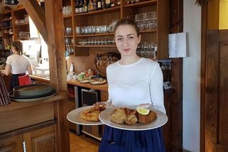 Všichni to děláme špatně. Správný řízek se musí v olejové lázni koupat třikrát - Novinky