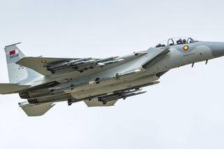 Íránské Su-24 byly pár minut od americké základny. Katarská F-15 je sestřelila - Novinky