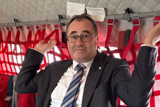 „Jsi ministr dřepu bez úřadu.“ Topolánek drsně uza...