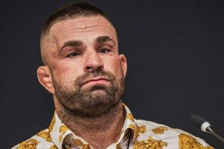 Sténal bolestí a vrazili ho zpět za mříže. Fanoušci zuří kvůli zacházení s Vémolou