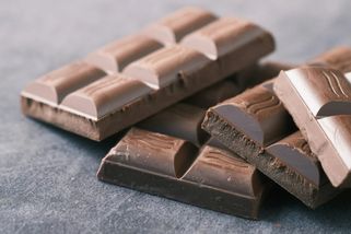 Čokolády se zmenšují, ceny rostou. Výrobci reagují na zdražující kakao