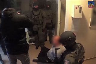 V kauze řidičáků za úplatek padla další obvinění. Policie už na Chebsku stíhá téměř pět desítek lidí - Novinky