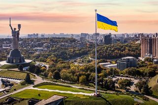 Na Ukrajině je rafinovaná korupce a vydělávají se v ní obrovské sumy peněz, píše Epstein - Echo24.cz