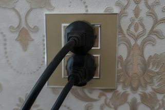 Klasické zásuvky končí. Nahradí je zařízení, které stojí pár korun a ušetří tisíce