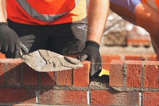 Osm závodů nám stojí, to bychom si dřív nedovolili, říká výrobce cihel - Seznam Zprávy