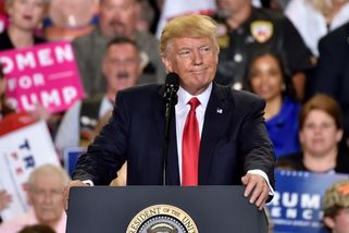 Trumpova slova o míru narazila. Izrael a Írán si vyměnily masivní letecké údery na strategické cíle