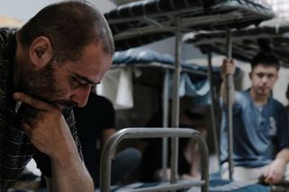 Jíme třikrát denně a Rusku nedlužíme nic. Zajatci od Kursku popsali podmínky za mřížemi