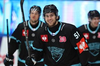 Do Hradce přichází obrovitý kanadský obránce s chorvatskými kořeny - Sport.cz