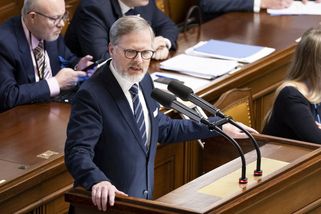 Platy politiků by mohly vzrůst o pět procent. Poprvé nad 300 tisíc - Seznam Zprávy