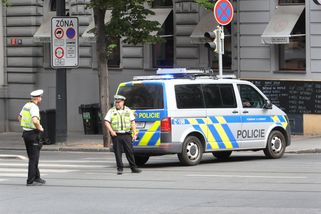 Kdo brutálně zavraždil mladou dívku v Praze 4? Pol...