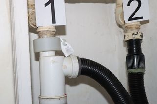 „Kutil“ v Brně si připojil plyn hadicí od vysavače. Co na tom, že unikal, vždyť otevřel okno - Novinky