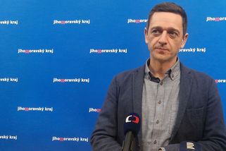 Hejtman Grolich dal řediteli Nemocnice Znojmo i přes personální krizi další dva týdny ve funkci - Novinky