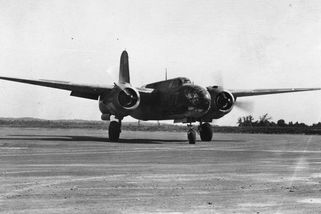 Oslavy se změnily v tragédii: sovětská letadla omylem bombardovala 8. května obec Hrotovice - Médium.cz