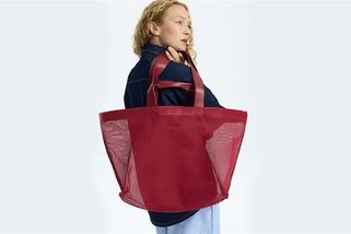 Síťované tašky jsou zpět. A nikdy nevypadaly líp - Novinky