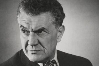 Stanislav Neumann: Laskavý král z pohádek, který nemilosrdně trestal kolegy za neposlušnost straně - Médium.cz