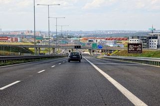 Elektromobily mají platit za dálnice jako ostatní. Návrh je v připomínkovém řízení - Novinky