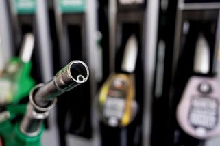 PŘEHLEDNĚ: Jak svět reaguje na drahý benzín a naftu - Novinky