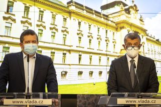 Babiš má co vysvětlovat, Hamáčkovi letadlo do Moskvy podepsal, řekl Jurečka - Novinky