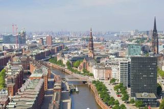 Obyvatelé Hamburku budou „klimaticky neutrální.“ Budou jezdit jen 30 km/h a nebudou topit plynem - Echo24.cz