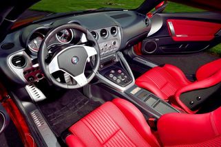 Jde o nejkrásnější auto všech dob? Vyvolává emoce na první pohled. Komu se ho podařilo získat, ten ho patrně nikdy neprodá