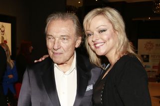 Údajný syn Karla Gott vyrostl v elegána. Dominika si je jistá, že je Hugo její bratr, má i důkaz DNA - Médium.cz