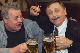 KVÍZ: Víte vše o Hospodě? Otestujte své znalosti legendární komedie (Pře)Hraj online