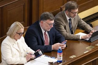 Fialova vláda přežila. Vztahy v koalici ale utrpěly další ránu - Seznam Zprávy