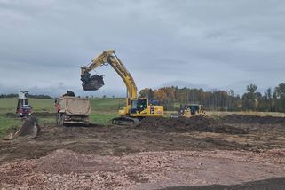 „Tak jsem se toho dožil.“ Začala stavba dálnice D11 k polským hranicím - Novinky