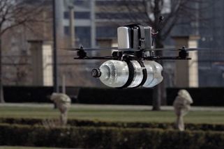 Dvojí metr Vojenské policie při nákupu dronů: Pro Ukrajinu předražené, pro nás výhodné - Novinky