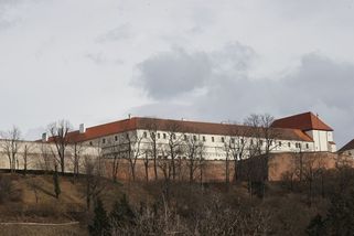 Slovák na rozlučce se svobodou shodil z hradeb Špilberku turistu - Novinky