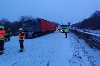Hromadná nehoda uzavřela dálnici D8 u Prahy - Novinky