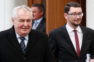 Kdo chce obvinit Miloše Zemana z velezrady, ten mluví jako estébák, říká Jiří Ovčáček