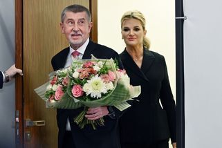 Stačilo zmínit sexy Anetu a Andrej Babiš změnil taktiku: Monika slaví comeback, pomáhají i Vivien a Frederik - Super.cz