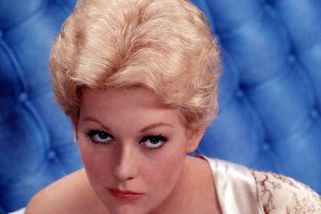 Kim Novak proslavil film Vertigo. Krásné Češce zakázala lásku mafie, milého ale na smrt doprovodila - Médium.cz