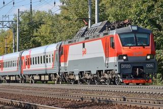 railtarget.cz/osobni-doprava/ruske-drahy-na-hrane-bankrotu-gigant-s-dluhem-bilion-korun-musi-prodat-svuj-mrakodrap-11620.html