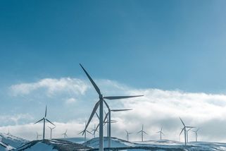 Větrné elektrárny mají Češi raději než jádro. Vrtule za obcí lidem nevadí, pokud z ní mohou profitovat