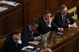 Neodstoupím. Tu radost vám neudělám, vzkazuje Rakušan opozici - Novinky