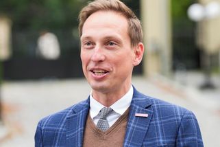 Ať stát zveřejňuje smlouvy s fyzickými osobami, žádá poslanec. Vláda je proti - Novinky