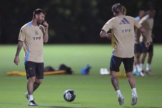 Messi napodobil Ronalda a rozjel nový byznys - Sport.cz