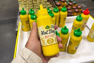 Vyhlašujeme nejhorší hořčici ze supermarketu 2026: Češi si ji pořád kupují, protože je levná a vůbec neví, co obsahuje