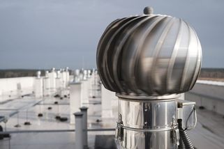 Kauza odlesky z komína. Sousedský spor zarazil až Nejvyšší soud - Novinky